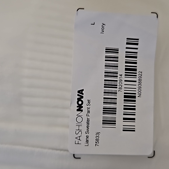 Sweater Pant Set - Ivory Size Large - Picture 12 of 14